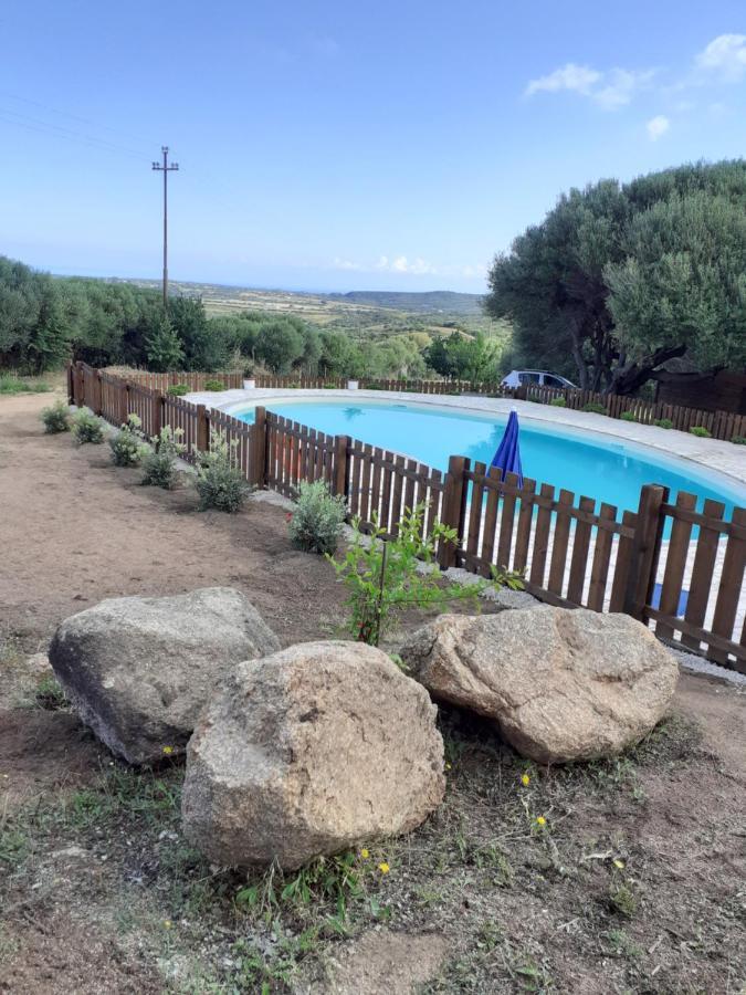 Gli Olivastri Con Piscina,Solarium, Vista Mare ,Sole -Mare E Tanta Natura ,Climatizzatore,Wifi Aglientu Dış mekan fotoğraf